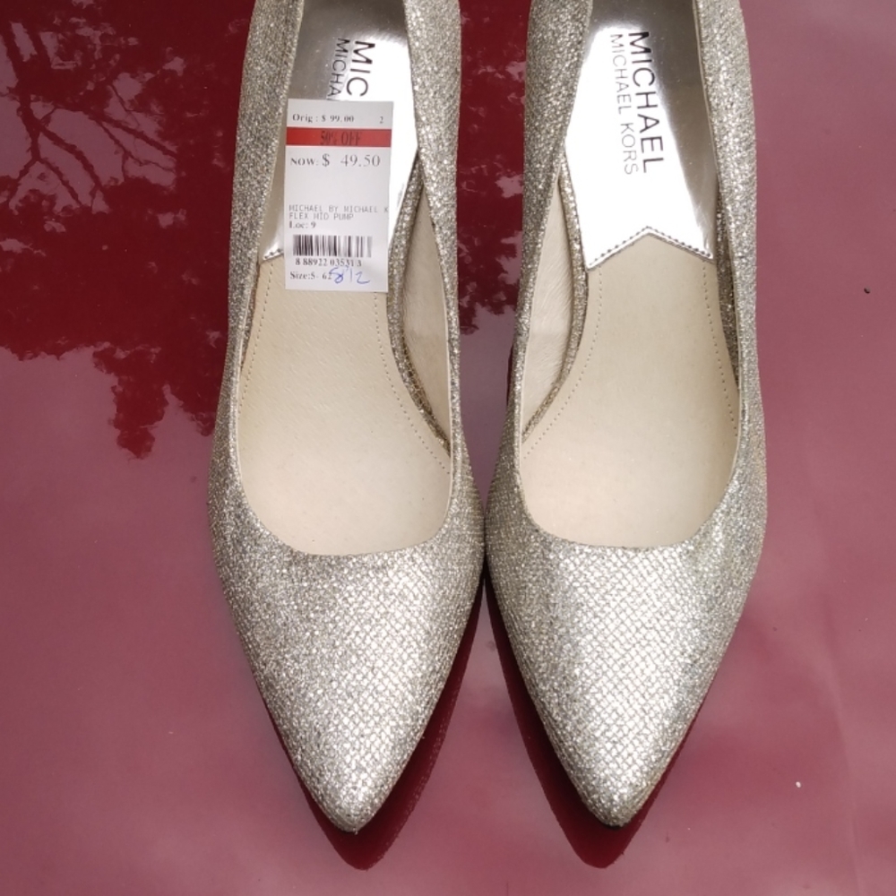 Michael Kors Gold/Glitter Pump (8.5)